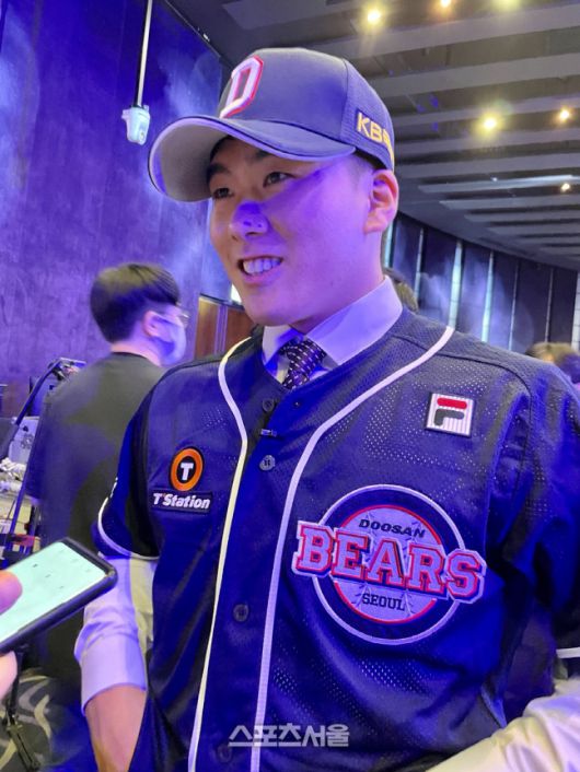 인터뷰 중인 두산 윤준호. 소공동 | 황혜정기자