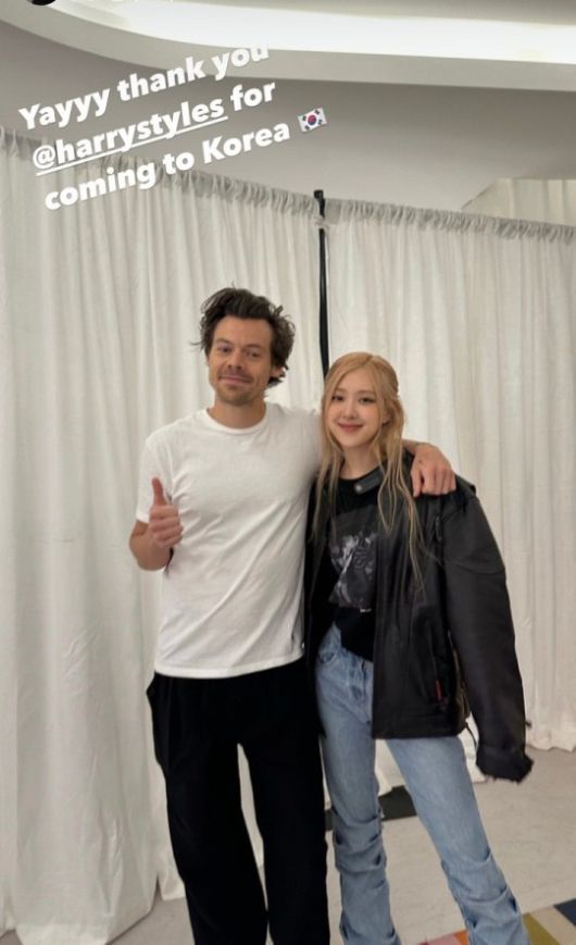 해리스타일스 내한 공연 뒤 자신의 개인채널에 인증샷을 남긴 블랙핑크 로제. 출처|로제 개인 채널