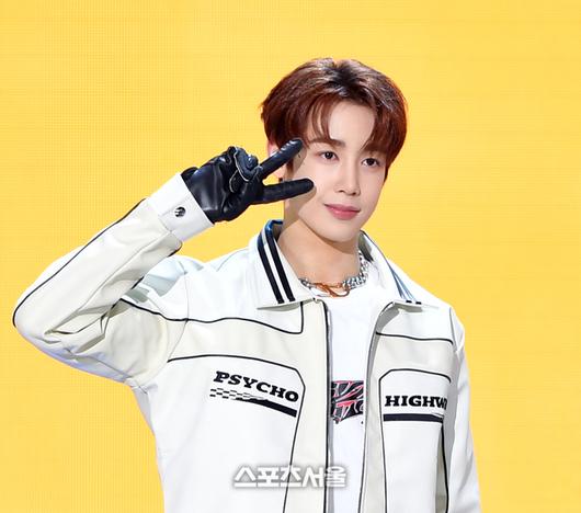 10인조 보이그룹 싸이커스(XIKERS) 헌터가 29일 상암 프리즘타워에서 데뷔 쇼케이스를 열고 힘차게 세상을 향한 첫발을 내딛었다. 상암 | 강영조기자 kanjo@sportsseoul.com