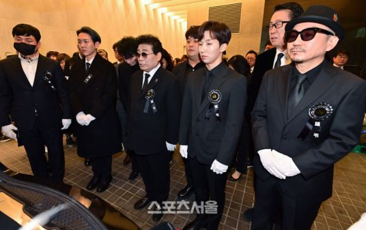 11일 서울 동작구 중앙대학교병원 장례식장에서 故 가수 현미의 발인이 진행되고 있다. 사진공동취재단