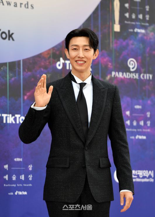 [포토]우영우도 왔죠? ‘백상예술대상’ 강기영