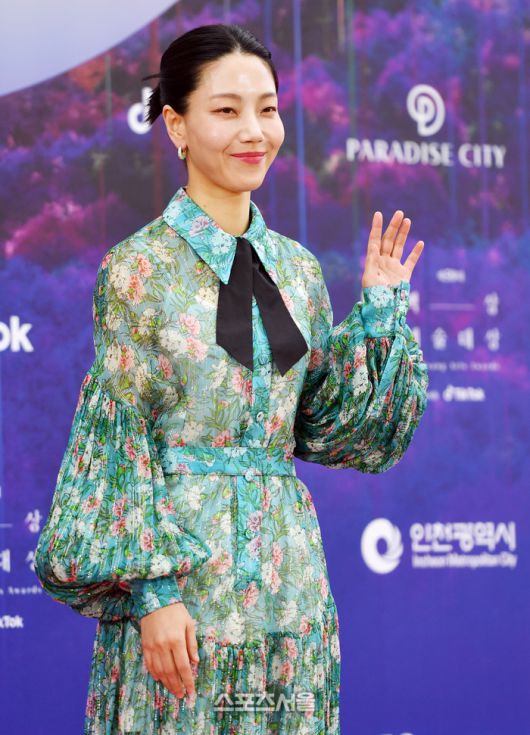 [포토]넘보기 힘든 패션센스·· ‘백상예술대상’ 김신록