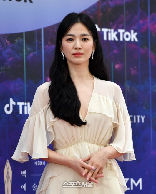 [포토]‘옅은 미소’ 백상예술대상 송혜교