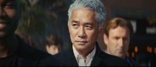 뉴진스  ‘쿨 위드 유’ 뮤직비디오에 출연한 양조위. 사진 | 어도어