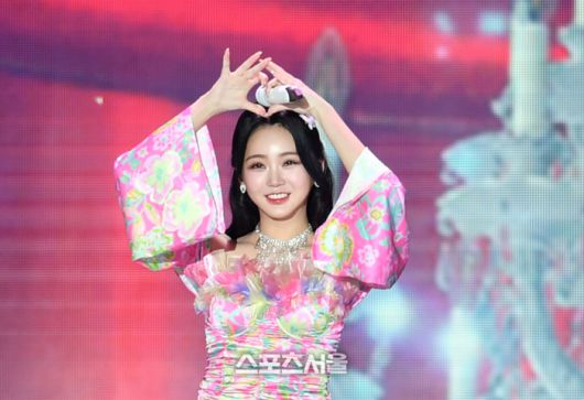 홍지윤이 지난 2022년 잠실 올림픽주경기장에서 열린 ‘제1회 드림콘서트 트롯’에서 공연을 펼치고 있다.  2022. 6. 19. 사진 | 최승섭기자 thunder@sportsseoul.com