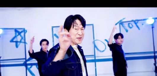 배우 김응수가 4일 신곡 ‘맥문동 오빠’를 발매했다. 사진 | 오감엔터테인먼트