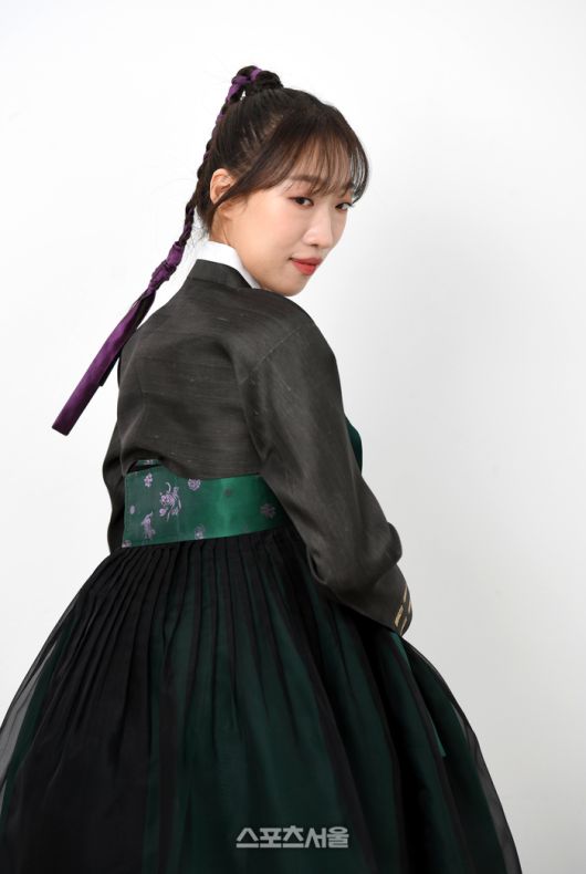 넷플릭스 ‘마스크걸’에서 열연한 이한별이 14일 서울 성동구 스튜디오에서 스포츠서울과 인터뷰에 앞서 포즈를 취하고 있다. 최승섭기자 thunder@sportsseoul.com