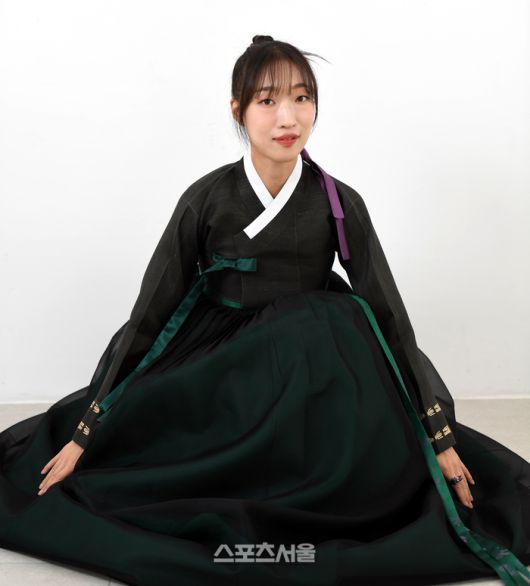 넷플릭스 ‘마스크걸’에서 열연한 이한별이 14일 서울 성동구 스튜디오에서 스포츠서울과 인터뷰에 앞서 포즈를 취하고 있다. 최승섭기자 thunder@sportsseoul.com