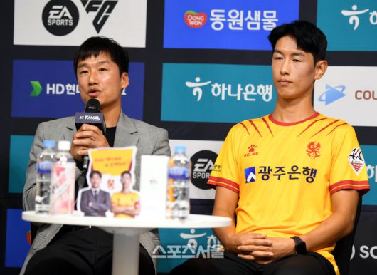 광주 이정효 감독과 안영규가 18일 서울 용산 나인트리 프리미어 로카우스 호텔에서 열린 K리그1 2023 파이널라운드 미디어데이 행사에서 질문에 답하고 있다.2023. 10. 18.최승섭기자 thunder@sportsseoul.com