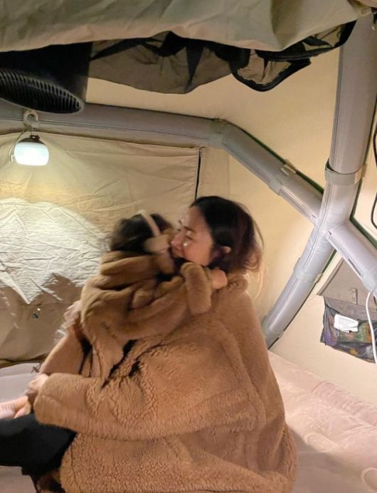 배우 최지우가 20일 네살 딸과 근황을 전했다. 사진 | 최지우 채널