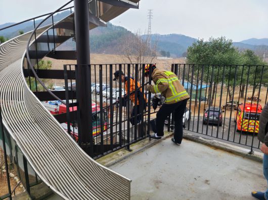 너브내노인전문요양원 소방훈련 모습.  사진|홍천소방서