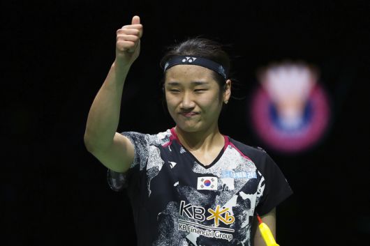 안세영 승리의 엄지척. 쿠알라룸푸르|EPA 연합뉴스