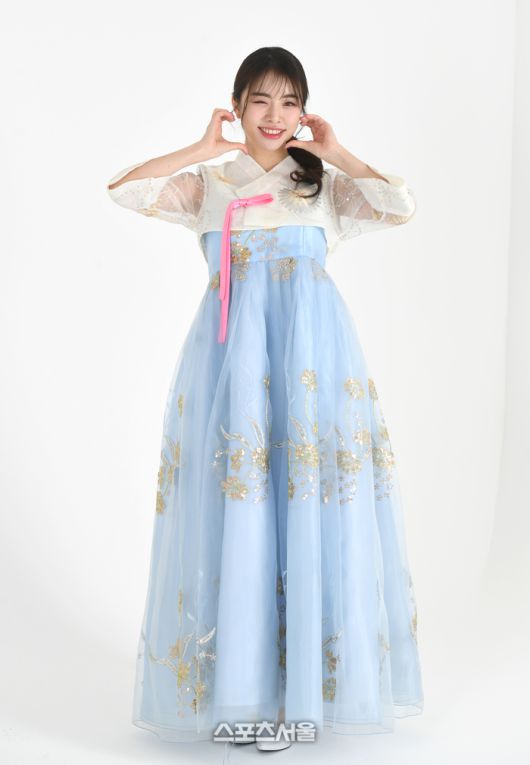 가수 설하윤이 6일 스포츠서울과 인터뷰에 앞서 포즈를 취하고 있다.  2024. 2. 6.최승섭기자 thunder@sportsseoul.com