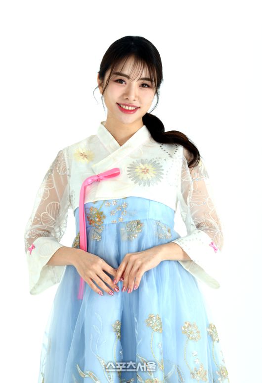 가수 설하윤이 6일 스포츠서울과 인터뷰에 앞서 포즈를 취하고 있다.  2024. 2. 6.최승섭기자 thunder@sportsseoul.com