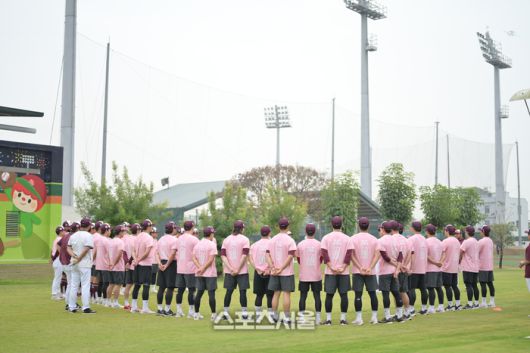 키움 선수단이 가오슝 캠프에서 평가전에 앞서 미팅을 갖고 있다. 가오슝 | 황혜정 기자. et16@sportsseoul.com