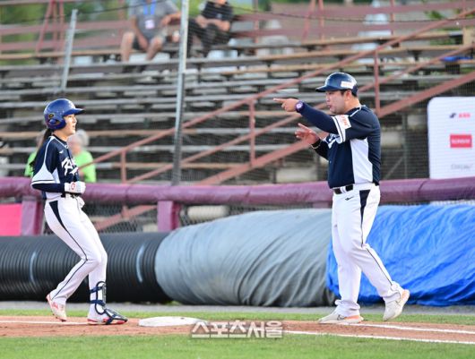 허일상 감독이 지난해 코치 시절 세계대회에서 작전을 지시하고 있다. 선더베이(캐나다) | 황혜정기자. et16@sportsseoul.com