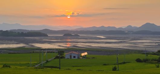 하늘과 바다와 땅이 하나가 된 일몰. 고흥군의 일몰은 장엄하기로 유명하다. 이주상기자 rainbow@sportsseoul.com