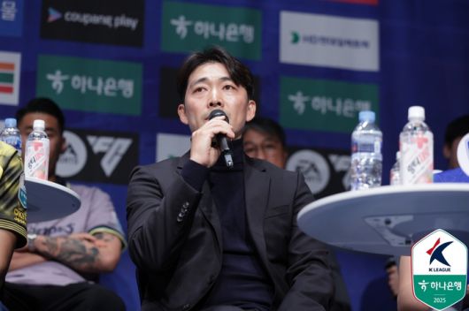 수원 삼성 변성환 감독이 19일 누리꿈스퀘어에서 열린 K리그2 미디어데이에서 발언하고 있다.제공 | 한국프로축구연맹