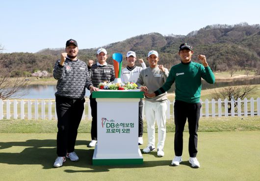 KPGA투어 시즌 개막전 DB손해보험 프로미오픈을 앞두고 정찬민 서요섭 고군택 문도엽 장희민(왼쪽부터)이 포즈를 취하고 있다. 사진 | KPGA