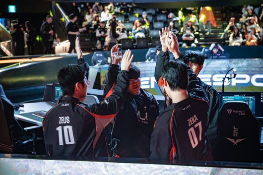 한화생명e스포츠가 LCK 컵 결승에서 젠지를 꺾고 초대 챔피언에 올랐다. 사진 | LCK