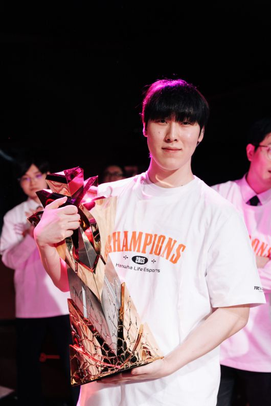 결승 MVP에 오른 ‘제카’ 김건우. 사진 | 라이엇 게임즈