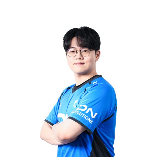 2025 펍지 위클리 시리즈: 페이즈1서 가장 먼저 100킬 고지를 밟은 ‘살루트’ 우제현. 팀의 공격을 이끈다. 사진 | 크래프톤