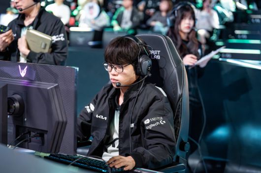 ‘시우’ 전시우는 6일 서울 종로구 롤 파크에서 열린 2025 LCK 정규시즌 KT전에서 제이스, 아트록스 등을 플레이하며 활약했다. 사진 | 라이엇 게임즈