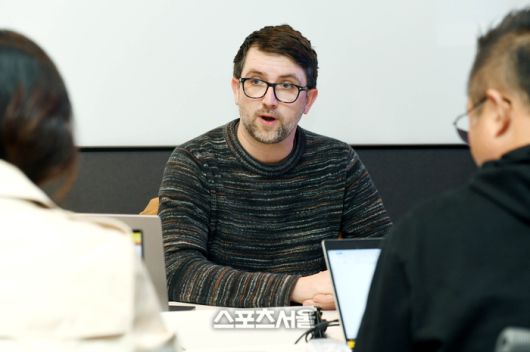 EWC 파운데이션 얀 양커 게임 디렉터가 스포츠서울과 인터뷰를 하고 있다. 사진 | 박진업 기자 upandup@sportsseoul.com