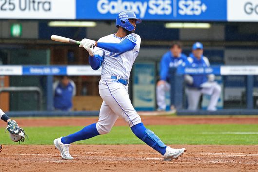 삼성 디아즈가 5일 대구삼성라이온즈파크에서 열린 2025 KBO리그 한화전에서 홈런을 터뜨리고 있다. 사진 | 삼성 라이온즈