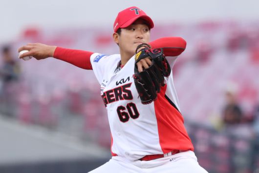 KIA 김도현이 16일 광주-기아 챔피언스 필드에서 열린 2025 KBO리그 KT와 경기에 선발 등판해 힘차게 공을 던지고 있다. 사진 | KIA 타이거즈