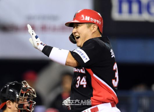 KIA 최형우가 6번타자로 내려가고 싶어한다. ‘부담’이 이유가 아니다. 팀을 위한 선택이다. 잠실 | 박진업 기자 upandup@sportsseoul.com