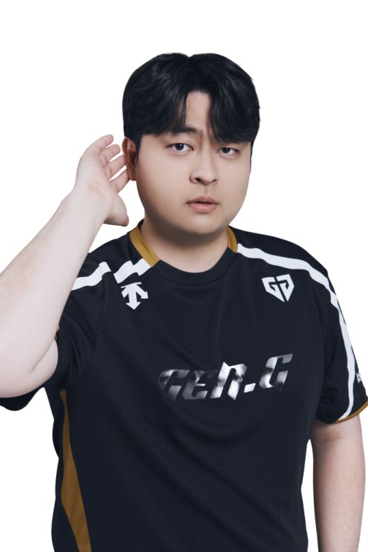 박세영이 21일 서울 잠실DN콜로세움에서 열린 2025 FC온라인 슈퍼 챔피언스 리그(FSL) C조 패자전서 이상민을 2-1로 제압했다. 사진 | 넥슨