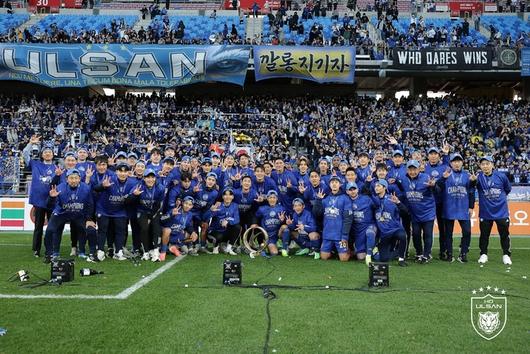 지난해 성적, 흥행 두 마리 토끼를 잡으면 3연패를 달성한 울산HD의 모습. 사진 | 울산HD