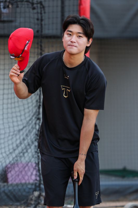 KIA 김도영이 25일 광주-기아 챔피언스 필드에서 열린 2025 KBO리그 LG전에 앞서 훈련을 소화하고 있다. 사진 | KIA 타이거즈