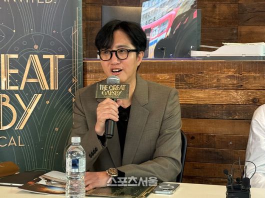 뮤지컬 ‘위대한 개츠비’의 단독 리드 프로듀서를 맡은 오디컴퍼니㈜ 신춘수 대표가 25일(현지 시간) 런던 주영한국문화원에서 열린 기자간담회에서 개막 소감을 전하고 있다. 사진 | 표권향 기자 gioia@sportsseoul.com
