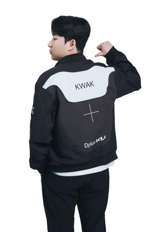 곽준혁은 본인의 주력 포메이션인 4-2-3-1가 아닌 4-1-2-3을 준비했음에도 FSL 스프링 16강에 오르지 못했다. 사진 | 넥슨