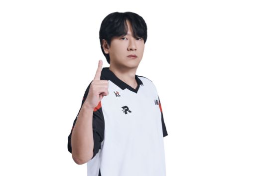 김정민이 29일 서울 잠실DN콜로세움에서 열린 2025 FSL 스프링 D조 최종전에서 장재근을 2-1로 이겼다. 16강 상대는 T1 ‘별’ 박기홍. 사진 | 넥슨