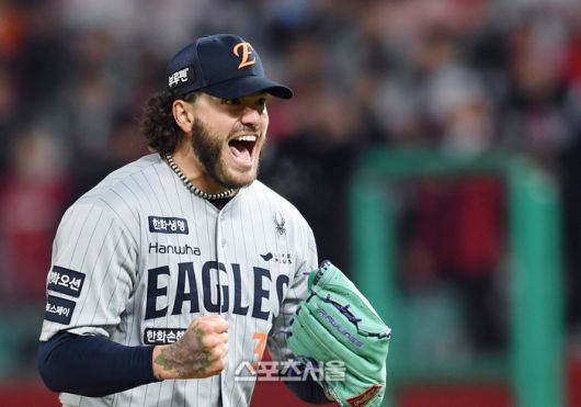 한화 폰세는 올시즌 5승무패 평균자책점 1.96을 기록하고 있다. 문학 | 박진업 기자 upandup@sportsseoul.com