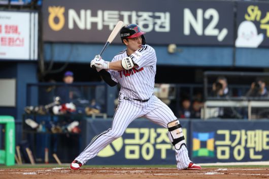 LG 박동원이 23일 서울 잠실구장에서 열린 2025 KBO리그 정규시즌 NC전서 타격하고 있다. 사진 | LG 트윈스