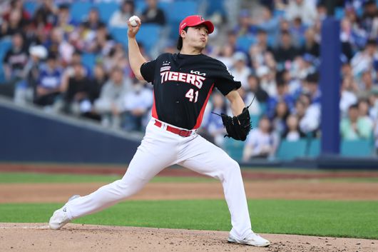 KIA 황동하가 대구삼성라이온즈파크에서 열린 2025 KBO리그 삼성전에 선발 등판해 역투하고 있다. 사진 | KIA 타이거즈