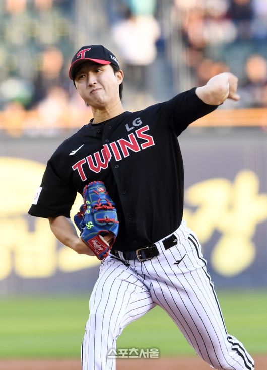 LG 최채흥이 7일 잠실구장에서 열린 2025 KBO리그 두산과 경기에 선발 등판해 힘차게 공을 던지고 있다. 잠실 | 박진업 기자 upandup@sportsseoul.com