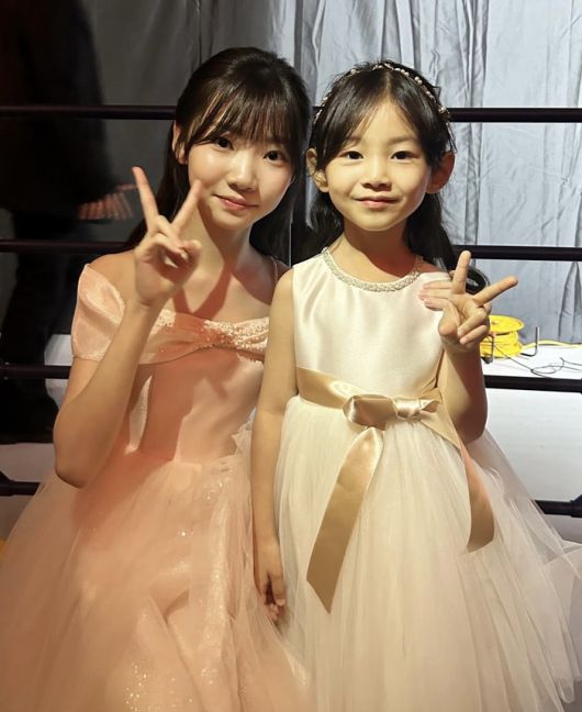 ‘어린 애순’ 김태연-‘어린 금명’채린. 아이유 인스타그램.