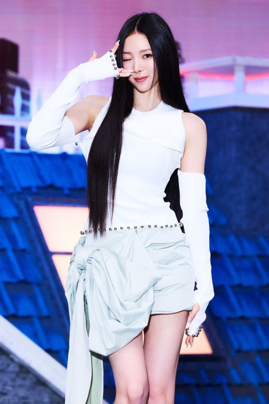 미야오 나린. 사진 | 더블랙레이블