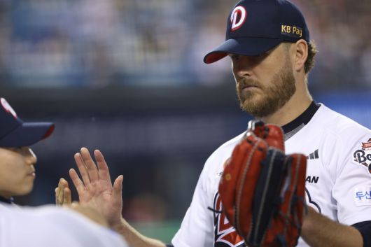 ‘팀원’을 향해 화를 낸 모습을 되돌아 봐야한다. 사진 | 두산 베어스