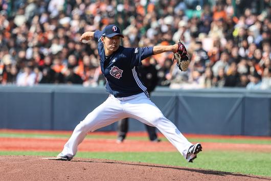 두산 최원준이 한화전에 선발 등판해 역투하고 있다. 사진 | 두산 베어스