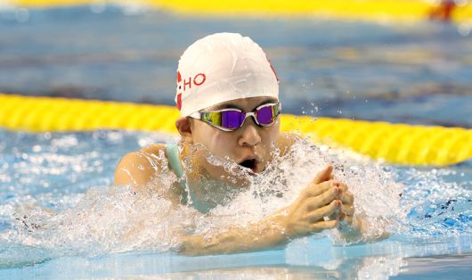 16일 창원실내수영장에서 열린 수영 경기에서 황신의 경기 모습. 사진 | 대한장애인체육회