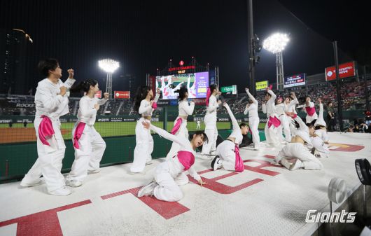 롯데가 팬과 함께 진행하는 드림 오브 그라운드 시리즈를 개최한다. 사진 | 롯데 자이언츠