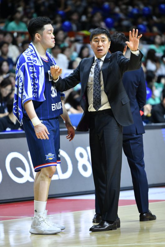 이상민 신임 감독의 키워드는 ‘소통’이다. 선수들과 많은 이야기를 나누며 공통된 목표를 찾겠다는 의지다. 사진 | KBL