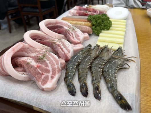 금호화순리조트에서 석식에 제공하는 ‘보성 녹돈 바비큐세트’. 화순 | 원성윤 기자 socool@sportsseoul.com