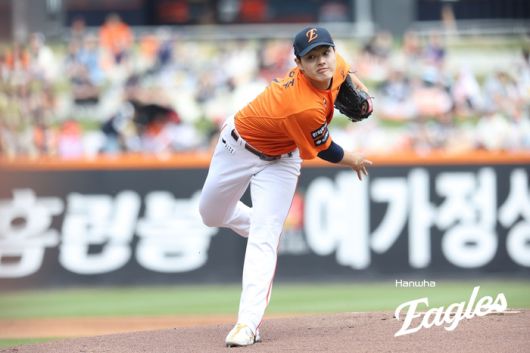 한화 문동주가 25일 대전 한화생명 볼파크에서 열린 2025 KBO리그 롯데전에 선발 등판해 역투하고 있다. 사진 | 한화 이글스